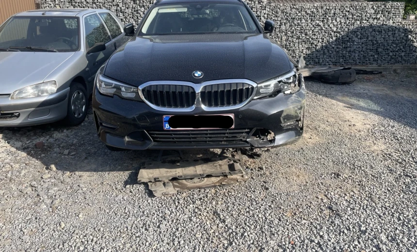 BMW 330 2021 Hybrid Electric/Gasoline Automatic Image 3