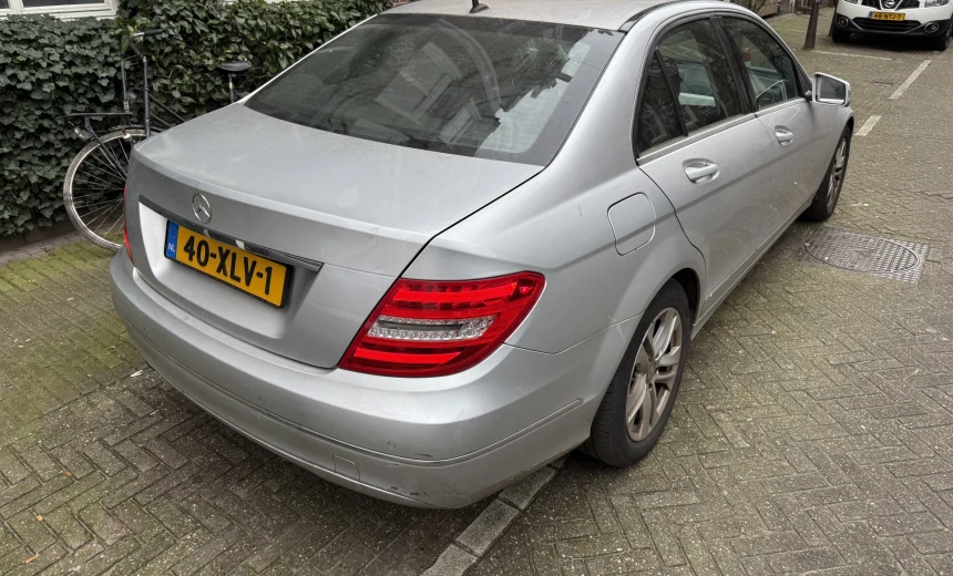 Mercedes-Benz C 180 2011 LPG Manual Image 2