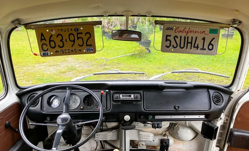 Volkswagen T5 Kombi 1976 Gasoline Manual Image 5