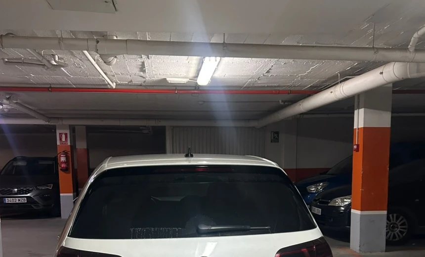 Volkswagen Golf GTI 2017 Gasoline Automatic Image 4