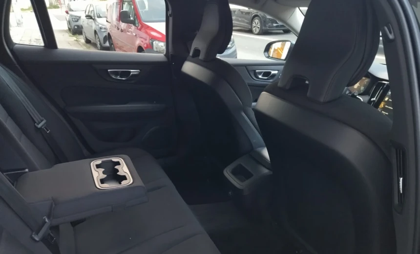 Volvo V60 2020 Diesel Manual Image 11