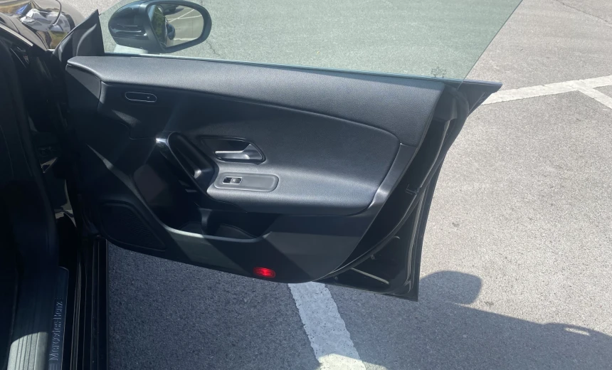 Mercedes-Benz CLA 180 2020 Hybrid Electric/Diesel Automatic Image 15