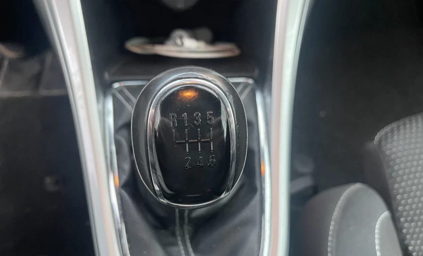 Opel Astra 2010 Gasoline Manual Image 7