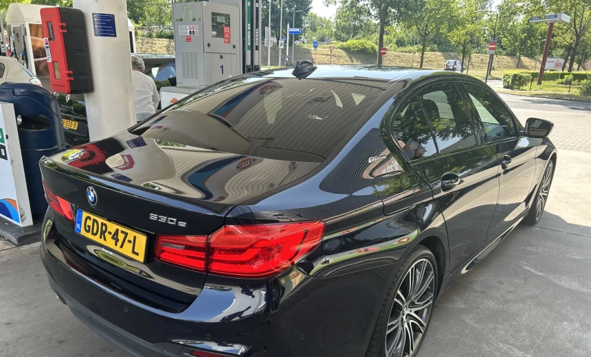 BMW 530 2018 Hybrid Electric/Gasoline Automatic Image 18