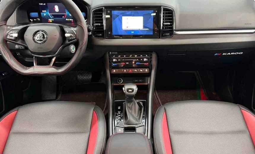 Skoda Karoq 2023 Gasoline Automatic Image 8