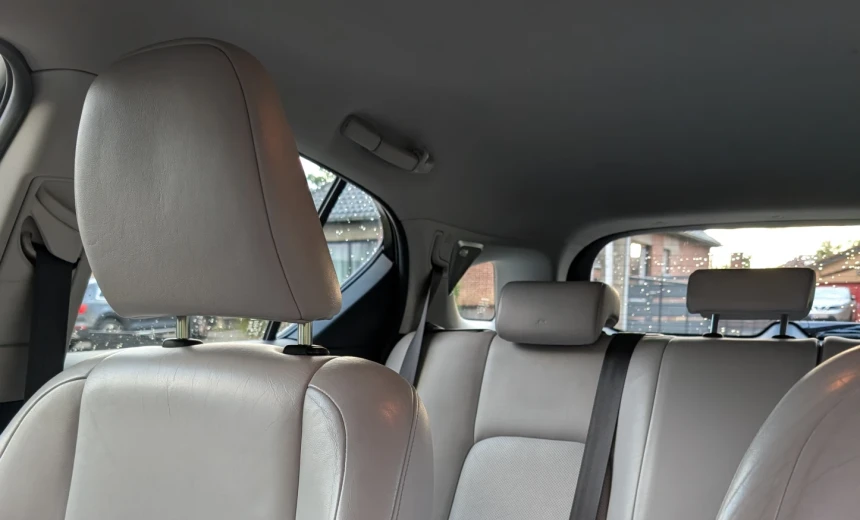 Lexus CT 200h 2011 Hybrid Electric/Gasoline Automatic Image 5