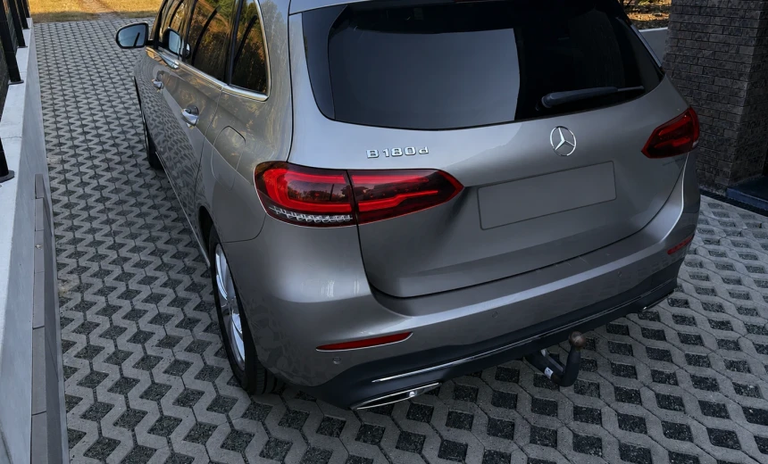 Mercedes-Benz B 180 2019 Diesel Automatic Image 1