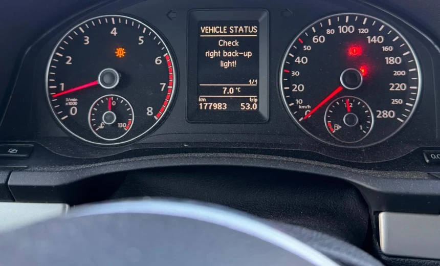 Volkswagen Scirocco 2010 Gasoline Manual Image 8