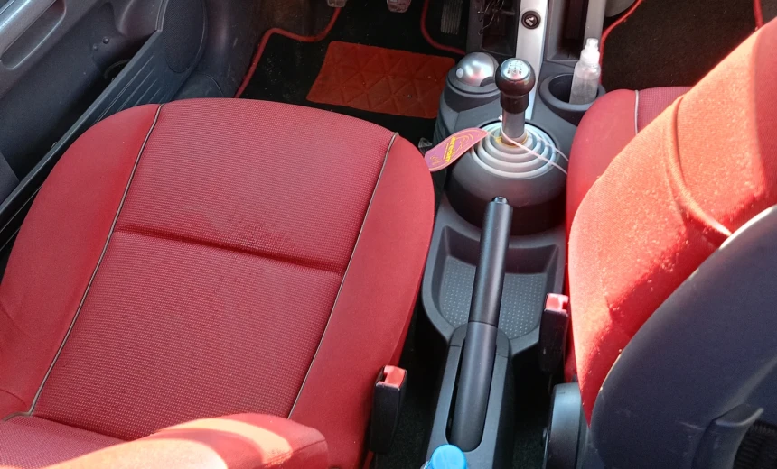 Mitsubishi Colt 2005 Gasoline Manual Image 3