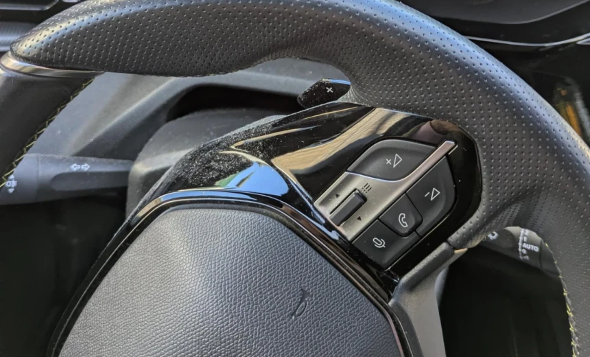 Peugeot 308 2022 Diesel Automatic Image 1