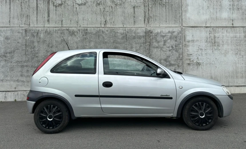 Opel Corsa 2003 Gasoline Automatic Image 6