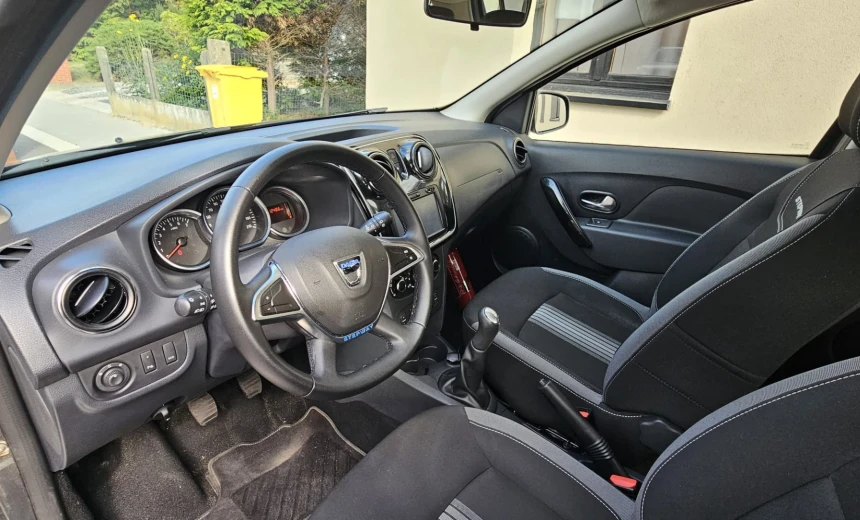 Dacia Sandero 2018 Gasoline Manual Image 7