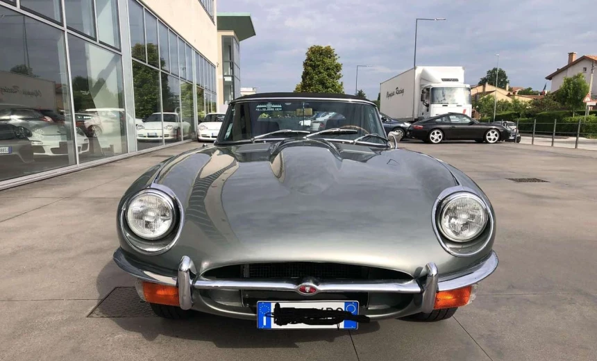 Jaguar E-Type 1969 Gasoline Manual Image 1