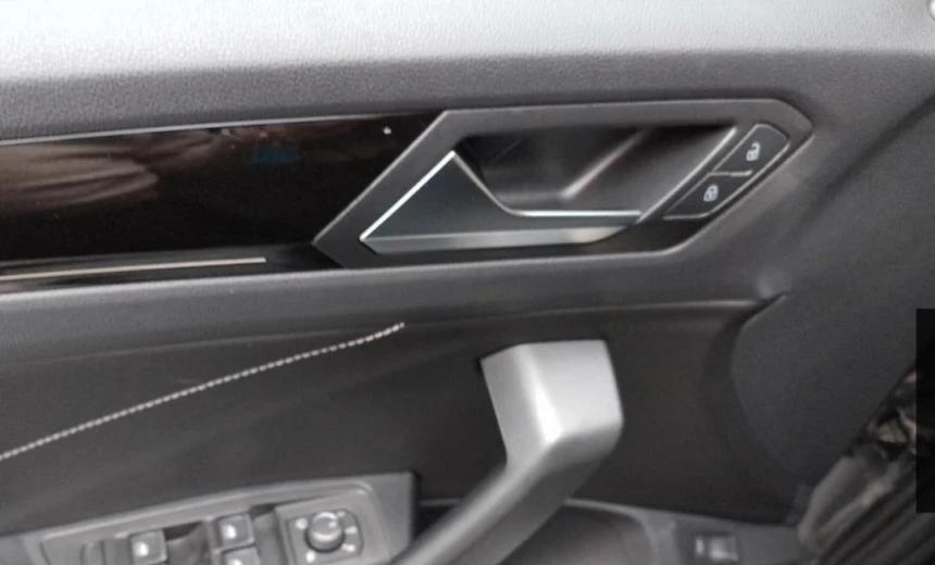 Volkswagen T-Roc 2025 Gasoline Automatic Image 14