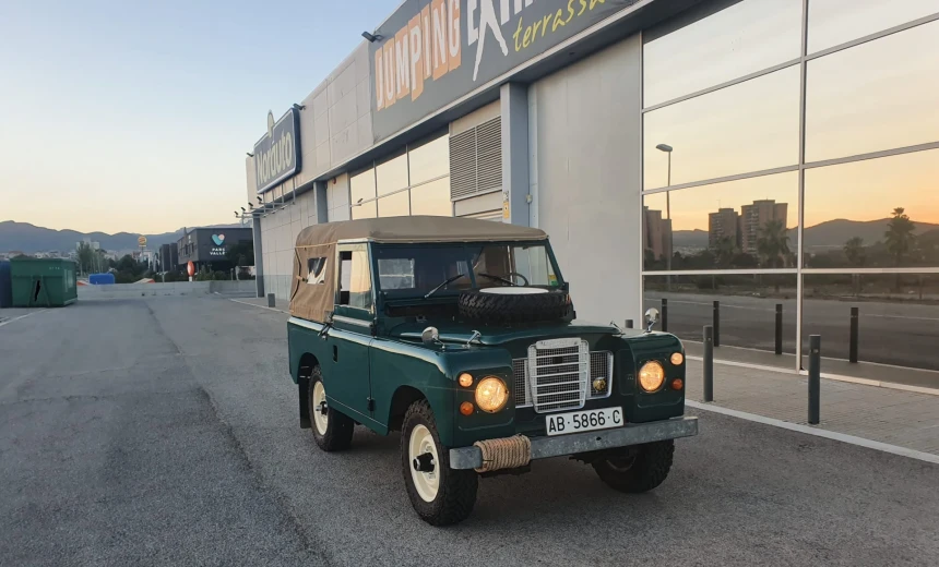 Land Rover Range Rover 1977 Gasoline Manual Image 1