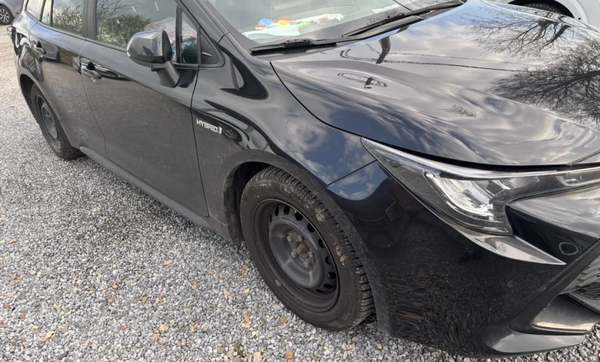 Toyota Corolla 2021 Hybrid Electric/Gasoline Automatic Image 3