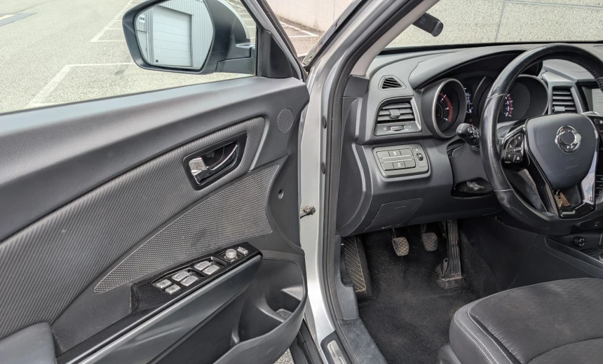 SsangYong XLV 2017 Diesel Manual Image 7
