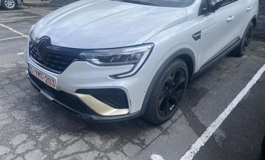 Renault Arkana 2023 Hybrid Electric/Gasoline Automatic Image 12