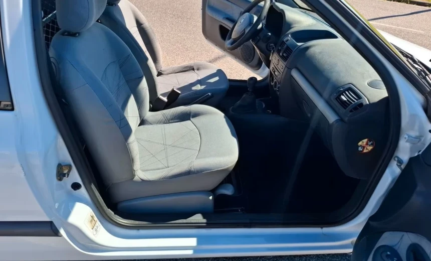 Renault Clio 2002 Diesel Manual Image 5