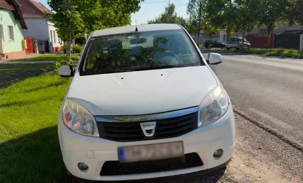 Dacia Sandero 2008 Gasoline Manual Image 0