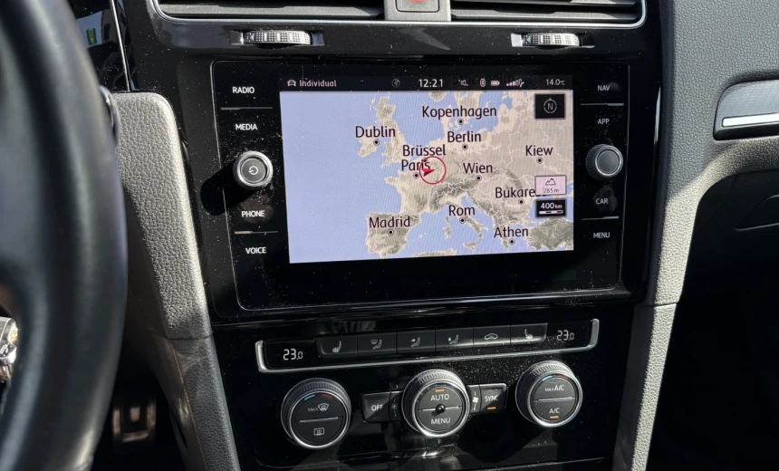 Volkswagen Golf 2019 Gasoline Automatic Image 6