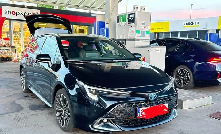 Toyota Corolla 2024 Hybrid Electric/Gasoline Automatic Image 1