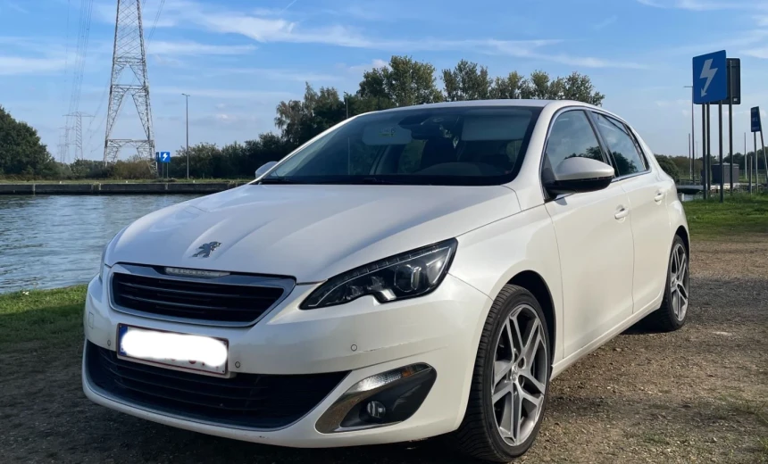 Peugeot 308 2015 Gasoline Manual Image 0