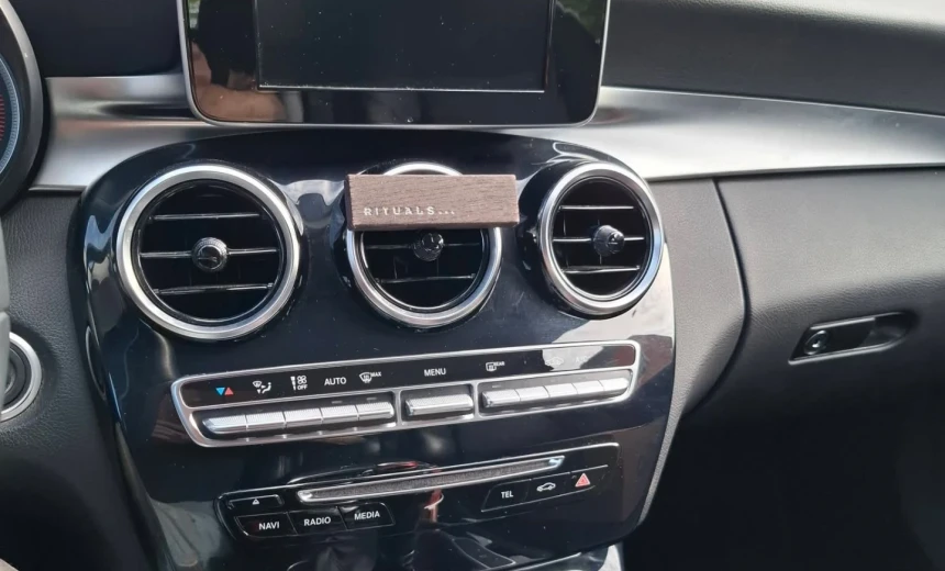 Mercedes-Benz C 180 2016 Gasoline Manual Image 5