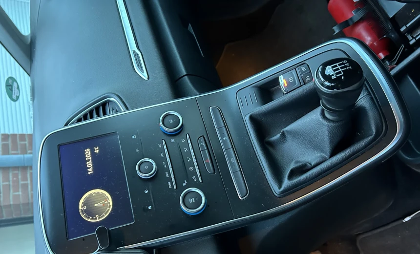 Renault Scenic 2017 Gasoline Manual Image 4