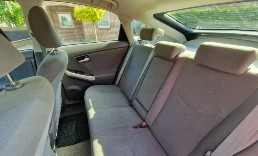 Toyota Prius 2010 Hybrid Electric/Gasoline Automatic Image 5