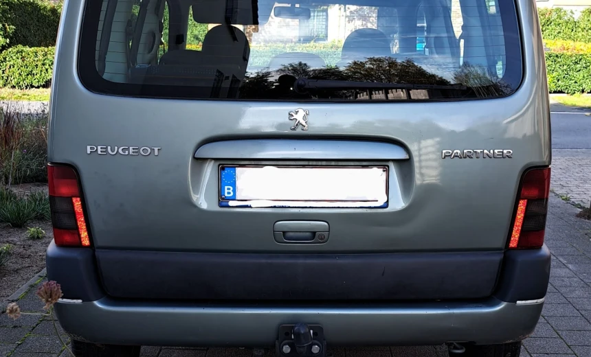 Peugeot Partner 2005 Gasoline Manual Image 2