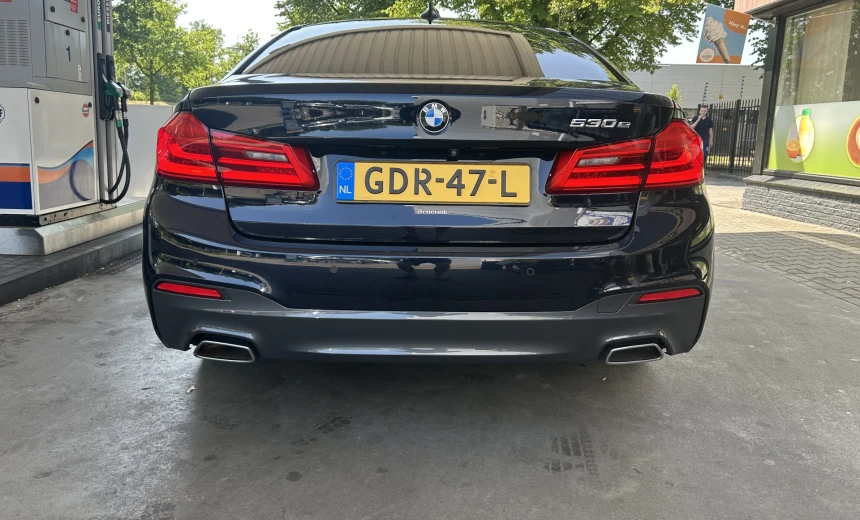 BMW 530 2018 Hybrid Electric/Gasoline Automatic Image 16