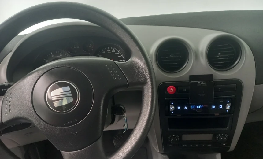 SEAT Ibiza 2002 Gasoline Manual Image 7