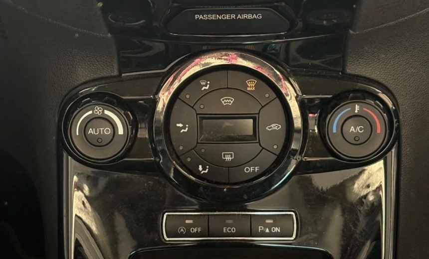 Ford Fiesta 2015 Gasoline Manual Image 1