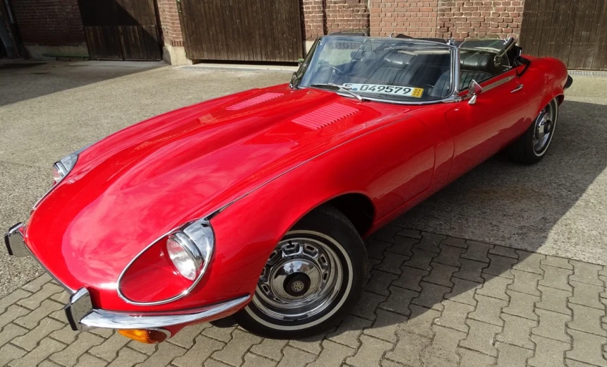 Jaguar E-Type 1973 Gasoline Manual Image 1