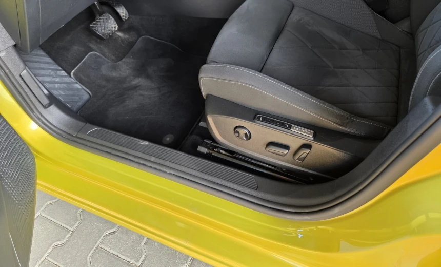 Volkswagen Golf 2020 Gasoline Automatic Image 10