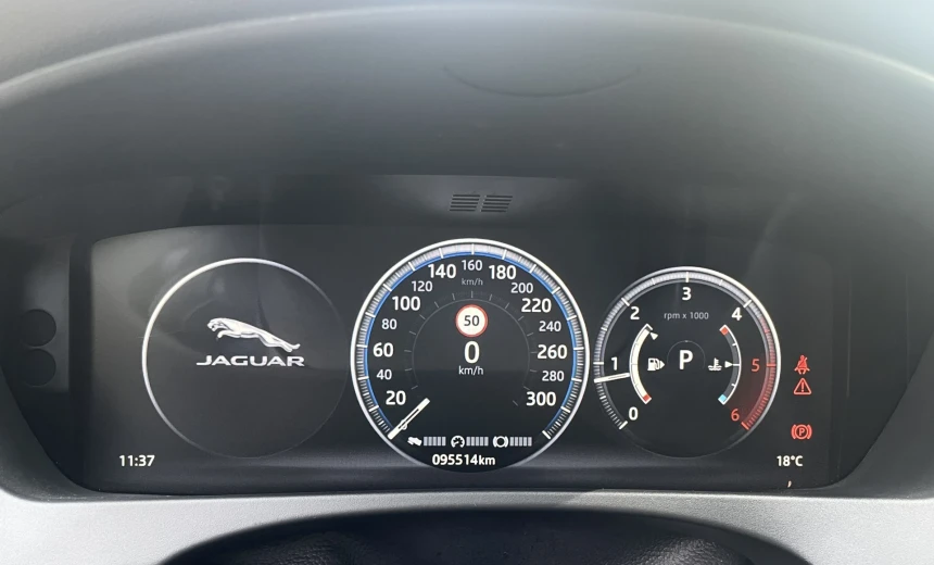 Jaguar F-Pace 2018 Diesel Automatic Image 12