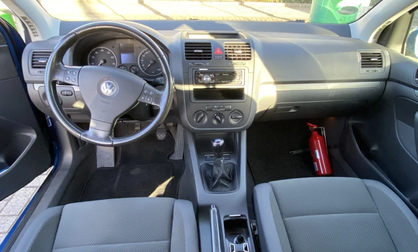 Volkswagen Golf 2004 Gasoline Manual Image 4