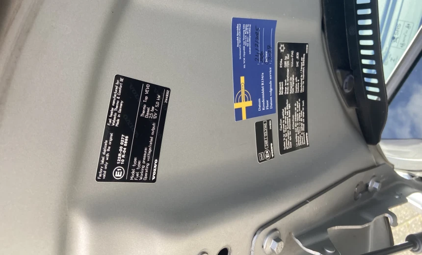 Volvo V60 2015 Hybrid Electric/Diesel Automatic Image 16