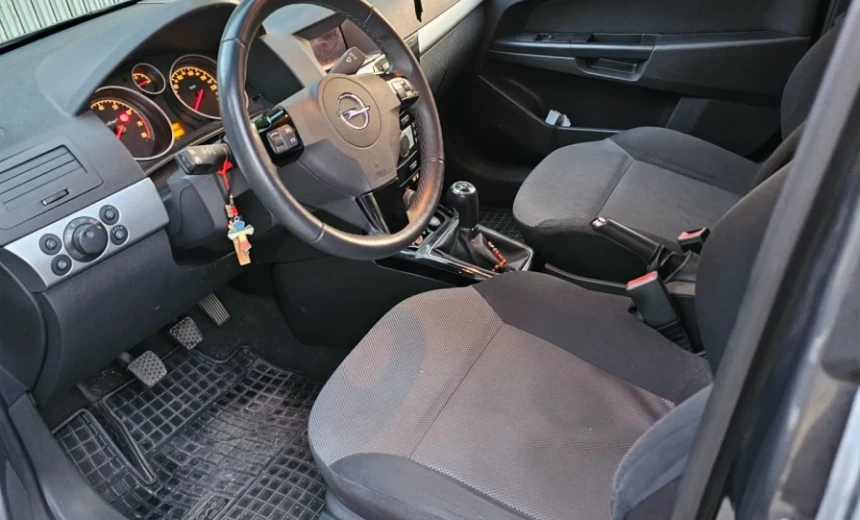 Opel Astra 2010 Gasoline Manual Image 5