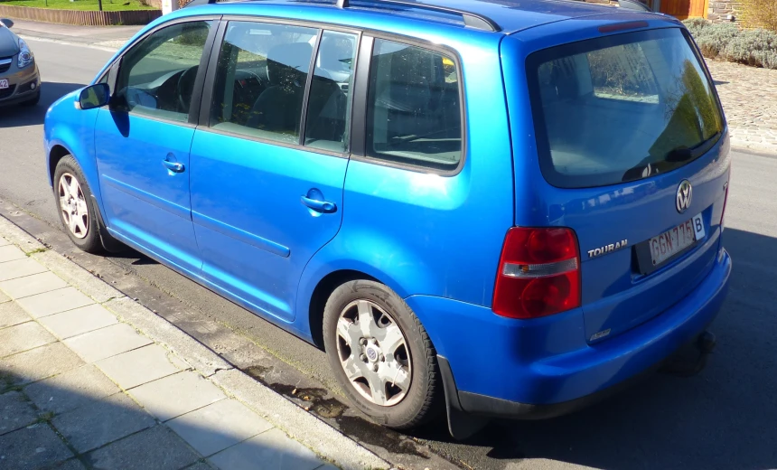 Volkswagen Touran 2004 Diesel Manual Image 3