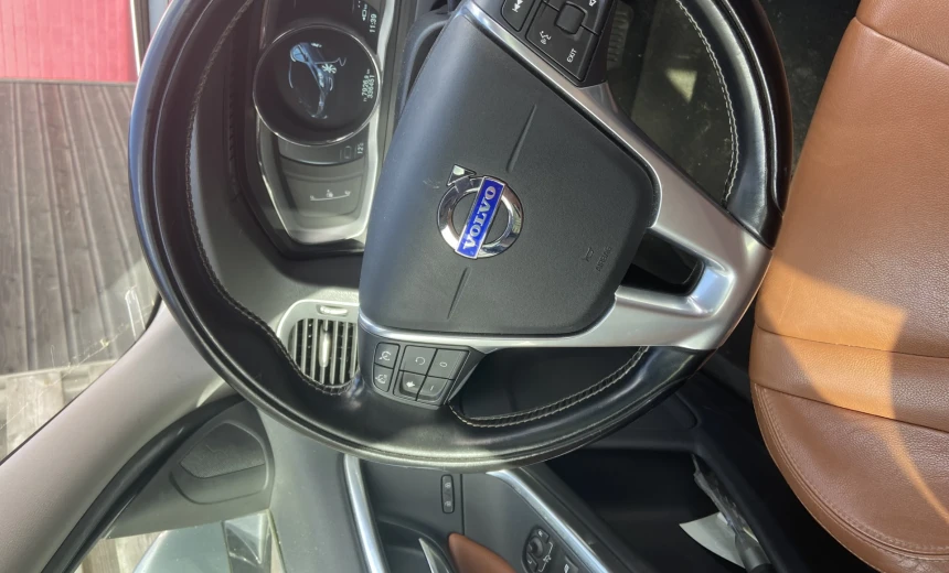 Volvo V60 2015 Hybrid Electric/Diesel Automatic Image 5