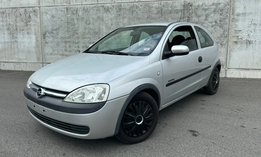 Opel Corsa 2003 Gasoline Automatic Image 5