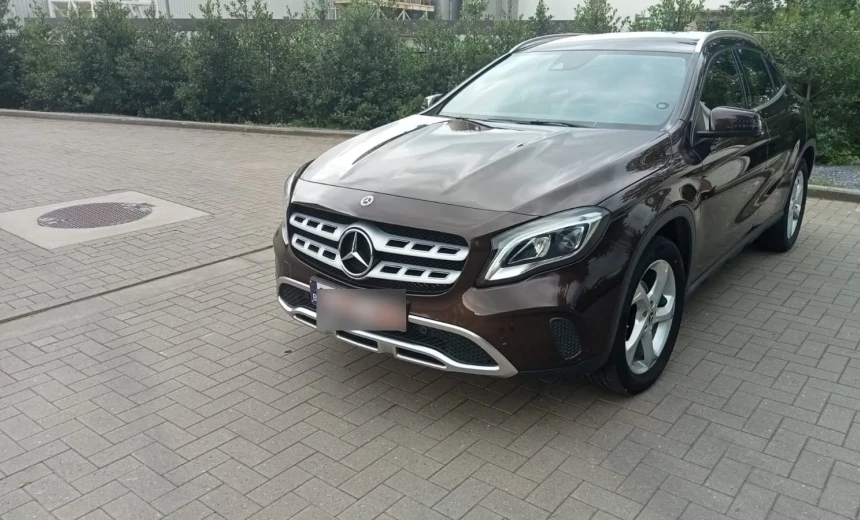 Mercedes-Benz GLA 180 2018 Gasoline Automatic Image 0