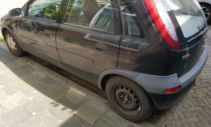 Opel Corsa 2001 Gasoline Manual Image 4