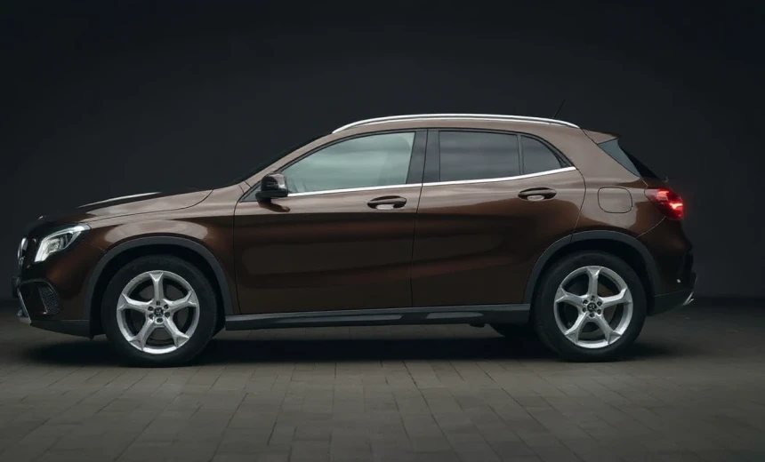 Mercedes-Benz GLA 180 2018 Gasoline Automatic Image 1