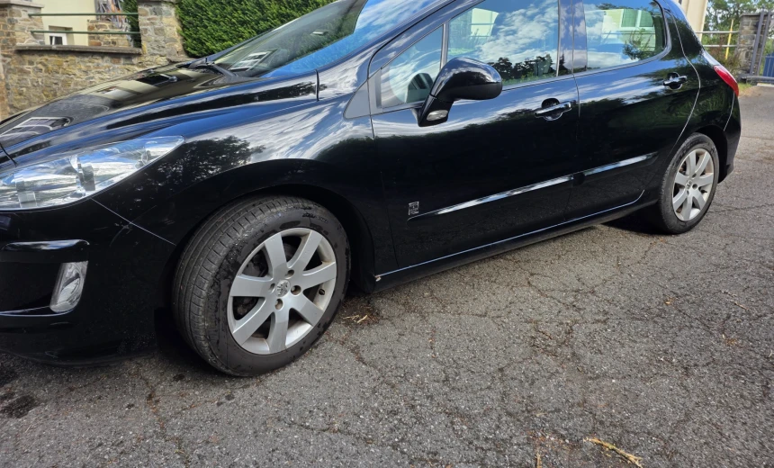 Peugeot 308 2011 Diesel Manual Image 1