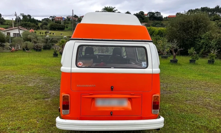 Volkswagen T5 Kombi 1976 Gasoline Manual Image 4