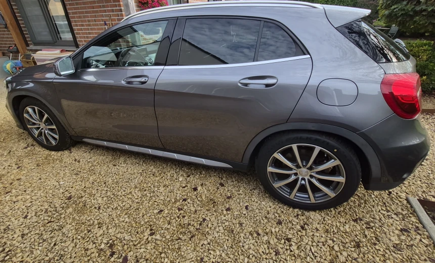 Mercedes-Benz GLA 200 2015 Diesel Manual Image 3