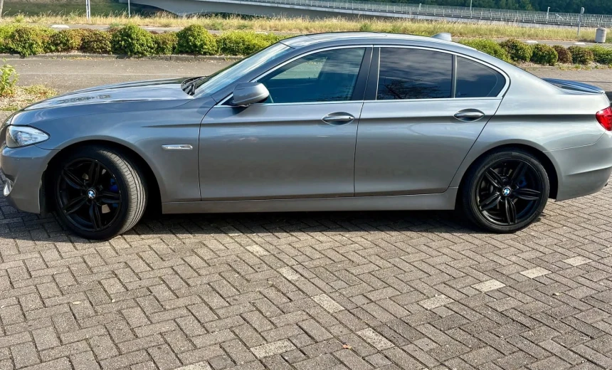 BMW 523 2011 Gasoline Automatic Image 12